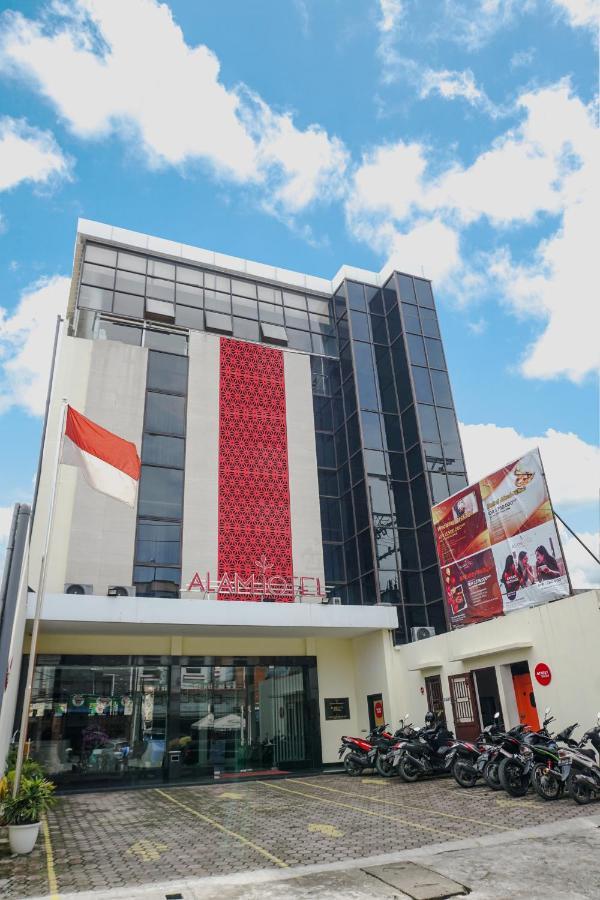 Alam Hotel by Cordela Medan Exterior foto